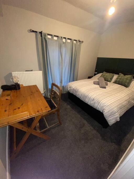 Mountain View Two Bedroom Llwynypia Exterior foto