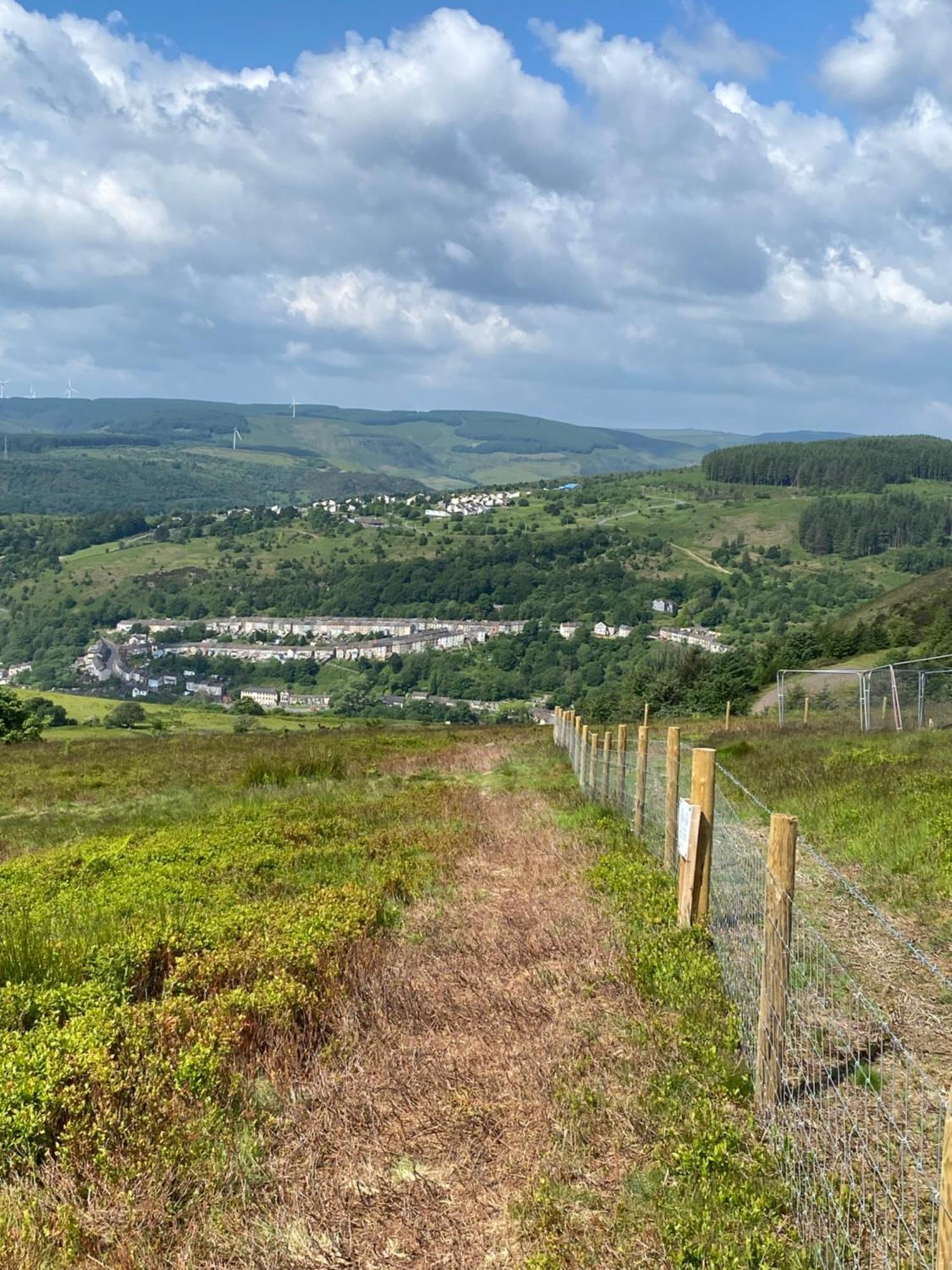 Mountain View Two Bedroom Llwynypia Exterior foto